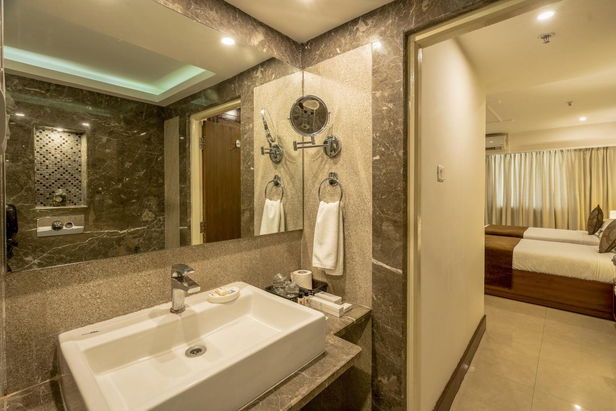 Hotel Ivory Tower à Bangalore Extérieur photo