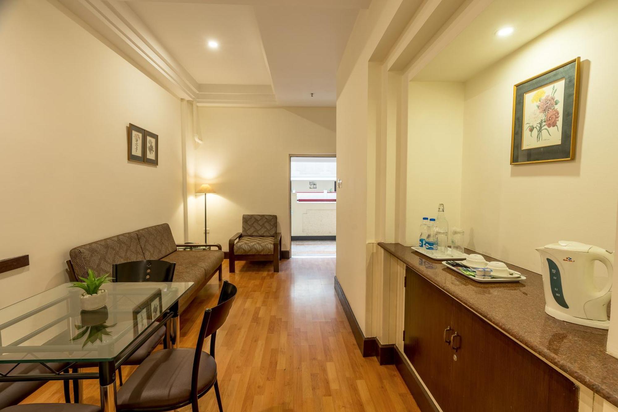 Hotel Ivory Tower à Bangalore Extérieur photo